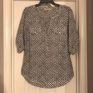 41 Hawthorn - Filbert Arrow Print Henley Blouse